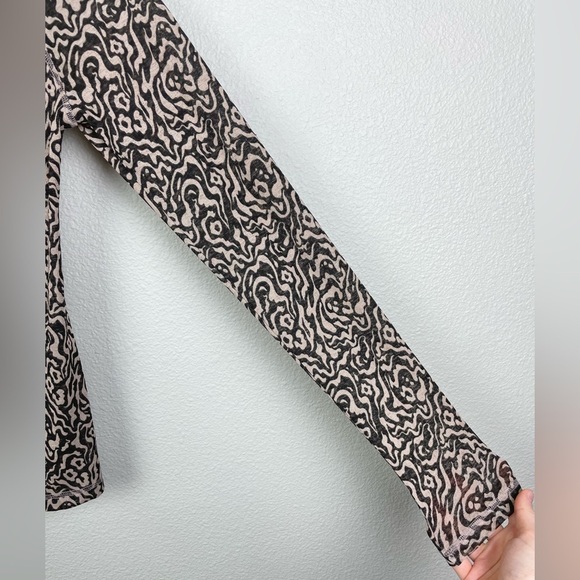 Nanushka Women's Small Raglan Turtleneck Top Mesh Jersey Graphic Animal Latte - Picture 13 of 16